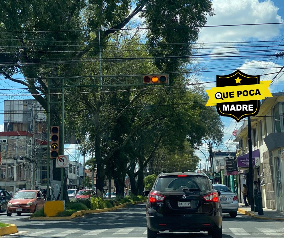 QuePocaMadre_Mx's tweet image. ❌🚦‼NO SIRVEN LOS SEMÁFOROS EN #TolucaLlenaDeVida‼😡  TOME PRECAUCIONES🚨
🔴#DenunciaCiudadana
🗣No sirven los #semáforos en todo Carranza desde el #MercadoMorelos hasta Colón ida y vuelta