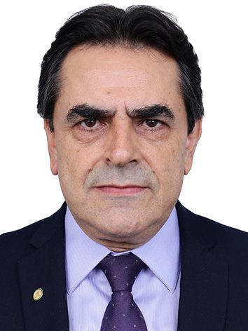 OrestesBrasil's tweet photo. Este é o deputado do PL Domingos Sávio, ele é autor do projeto de lei que quer permitir que legislativo altere decisões do STF. Além de legislarem em causa própria, agora eles querem julgar em causa própria também.

Este inimigo da constituição está na vida pública há muito tempo, ele votou em praticamente tudo de ruim que foi aprovado no parlamento nos últimos 20 anos.

Em verdade, o PL desde deputado atenta contra um poder da nação, acabaria com a justiça brasileira, já que eles poderiam rever qualquer decisão do STF.