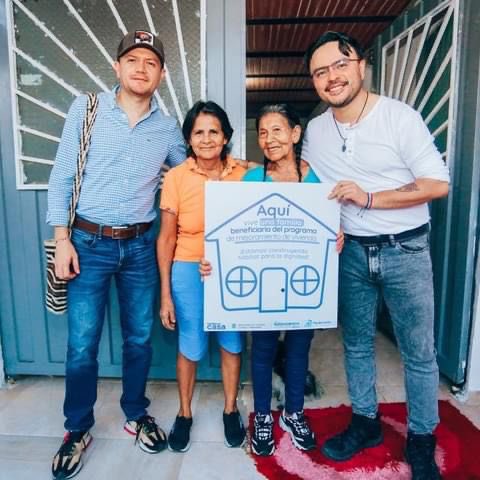 PiedemonteEICM's tweet photo. Hoy en jueves de #Tbt nos alegra recordar la alegría de más de 200 familias beneficiadas con el programa de mejoramiento de vivienda. 

En la segunda etapa esperamos llegar a 500 mejoramientos, que cambian la vida de las personas. https://t.co/PMDdAXgQuY