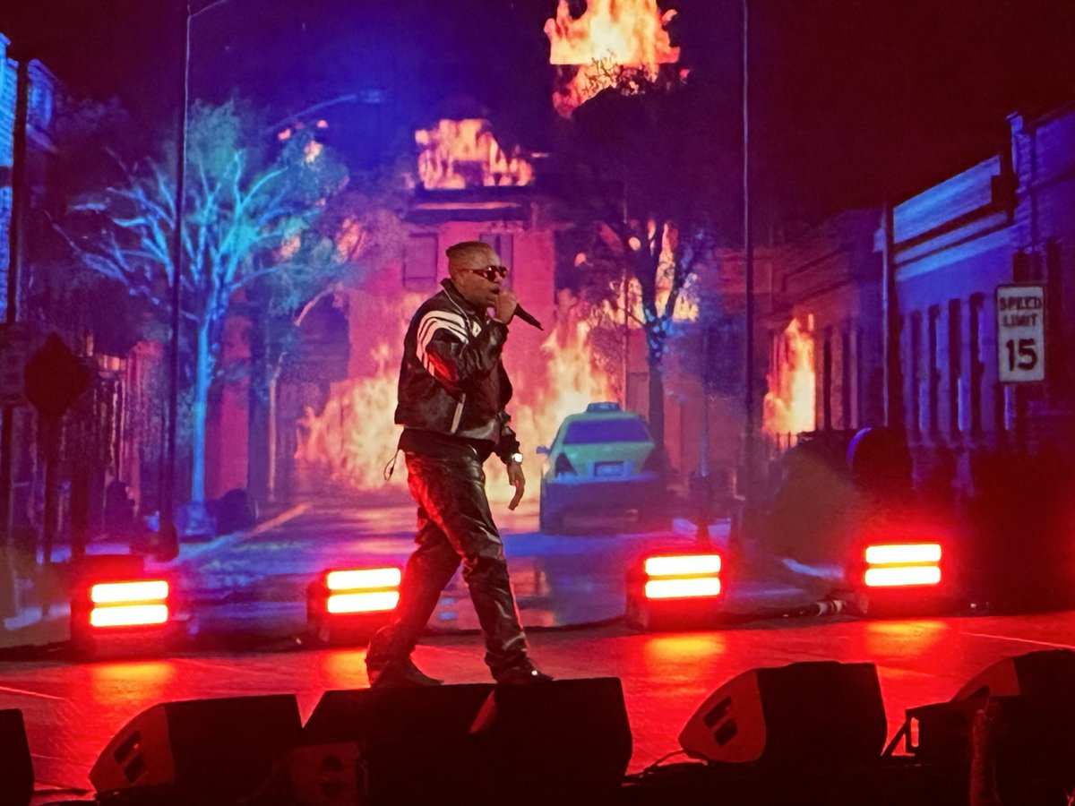 “If it wasn’t for the Bronx, the whole world would be boring—happy birthday to hip-hop,” @Nas proclaimed last night at @BarclaysCenter. His tour with @WuTangClan is part of a blueprint for hip-hop's next half-century: zogblog.substack.com/p/nas-wu-tang-…