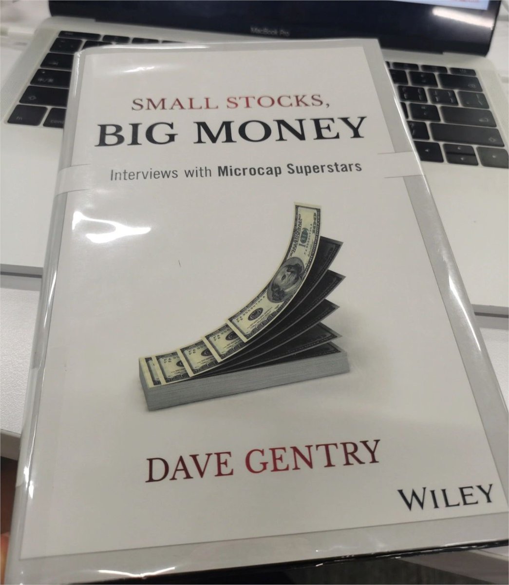 A book I read before going to bed📔📔Reading is also a hobby of mine. Btw, Good night