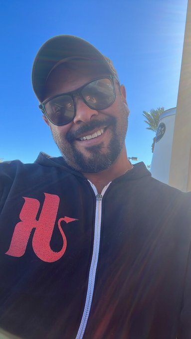 💪🏼Post gym selfie 🤳   @kinkmen the zipper broke, send another hoodie 🙌🏽🫶🏽💕 https://t.co/IEnk7Wc8NE<a class="tags" href="/tag/kinkmen">@kinkmen</a><a href="/tag/newprofilepic"class="tags"><span>#newprofilepic</span></a>