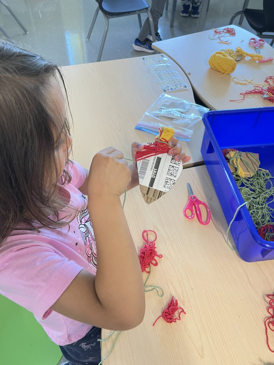 mrsbowesteaches's tweet photo. One free exploration center had students working on their fine motor skills. Students picked a cardboard leaf and practiced wrapping it with coloured yarn. Look at our focus! #perserverance #finemotor #leafweek #art https://t.co/oKIzJHw6OK