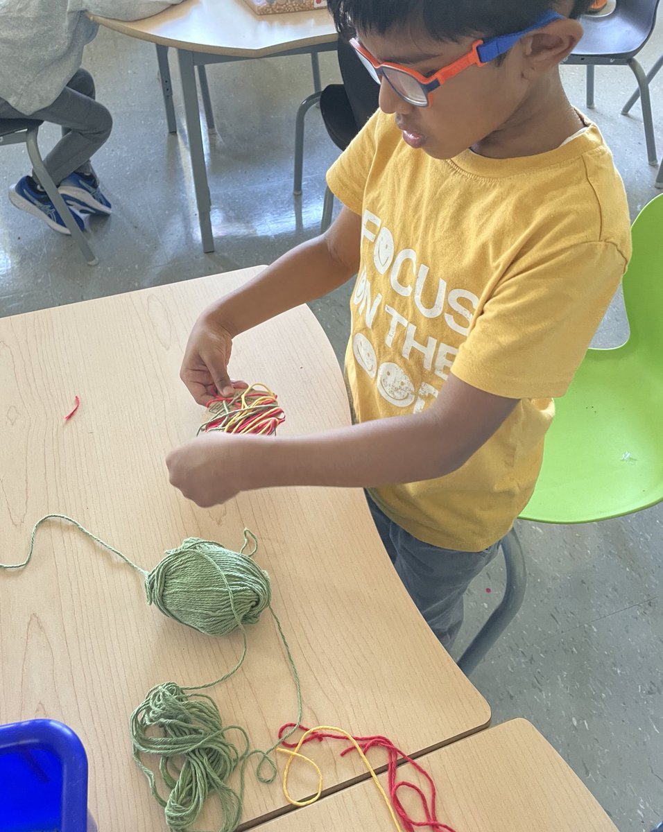 mrsbowesteaches's tweet photo. One free exploration center had students working on their fine motor skills. Students picked a cardboard leaf and practiced wrapping it with coloured yarn. Look at our focus! #perserverance #finemotor #leafweek #art https://t.co/oKIzJHw6OK