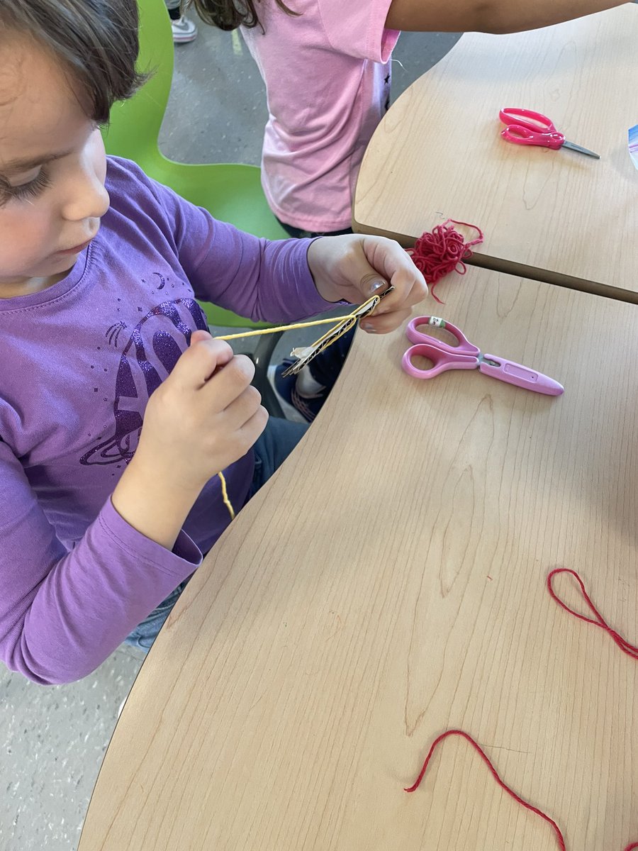 mrsbowesteaches's tweet photo. One free exploration center had students working on their fine motor skills. Students picked a cardboard leaf and practiced wrapping it with coloured yarn. Look at our focus! #perserverance #finemotor #leafweek #art https://t.co/oKIzJHw6OK