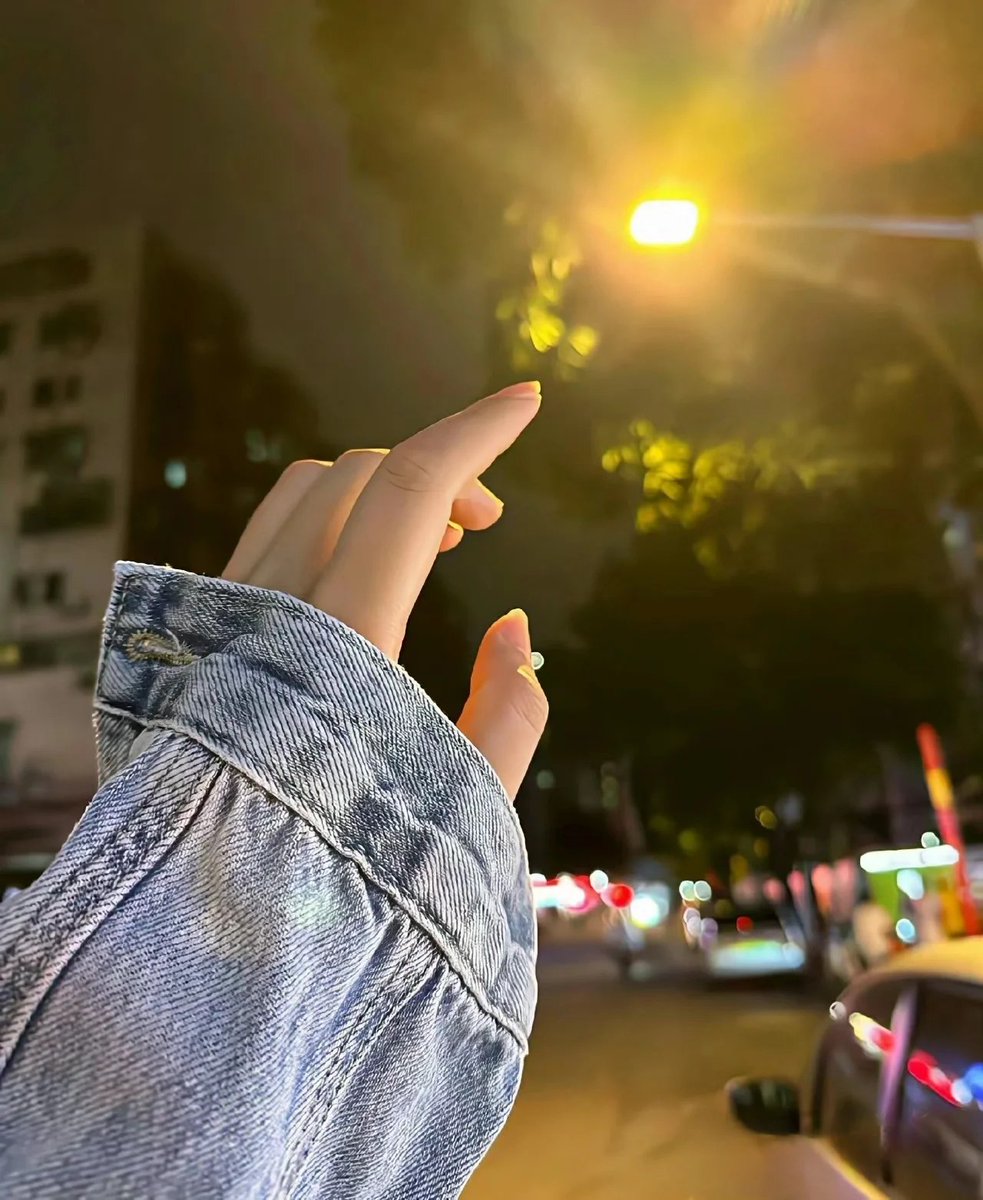 FrAdaCOMATE's tweet image. Night out💫