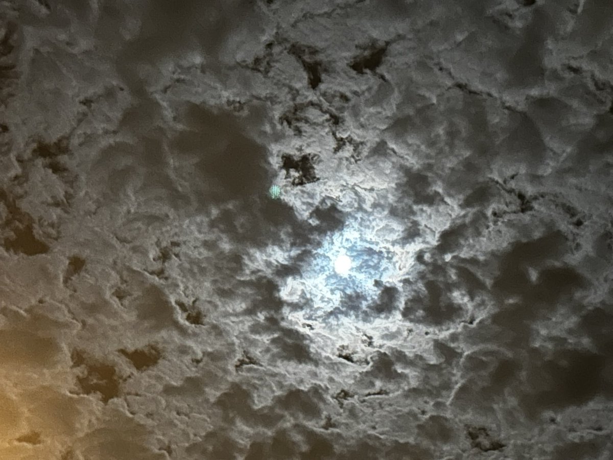 Lauxkeepclean's tweet photo. Tonight we had a magnificent moon with clouds @NASA @meteofrance @MoselleCD57 @NASAMoon @weathernetwork @VilleThionville @EvelyneDheliat @TF1Info https://t.co/tG9DJCEy9c