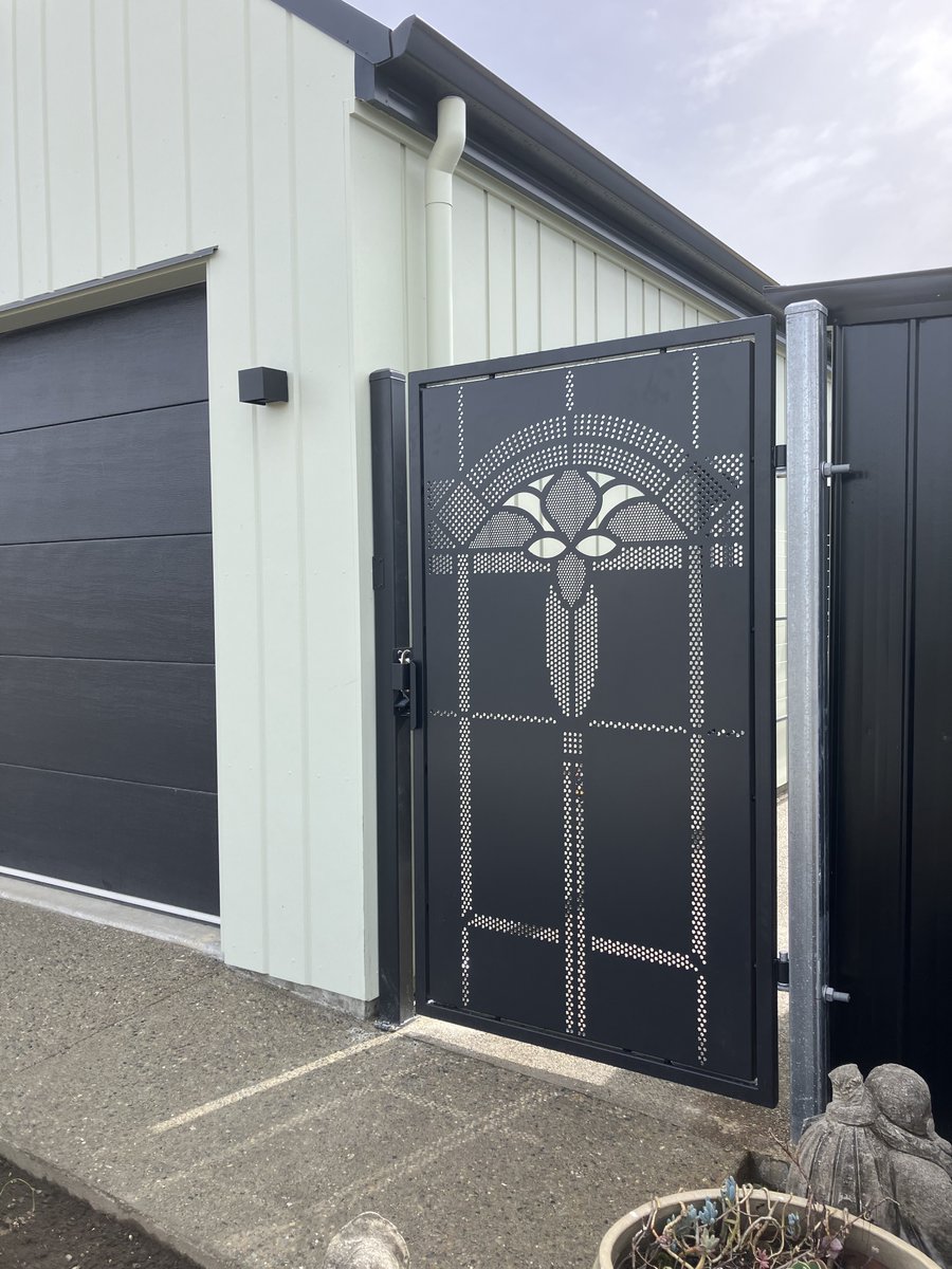 FMetalworks's tweet photo. Behind our talented team of engineers and craftsmen at #FieldenMetalworks lies a world of creativity!
Take a look at this beautifully made personal project by one of our own. This stunning gate mirrors the intricate design of a lead-light window on their family member's new home. https://t.co/CAd5a0ojnT