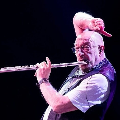 #jethrotull at @greek_theatre —The SEVEN DECADES tour. instagr.am/p/CxwEHpZy3pGy…