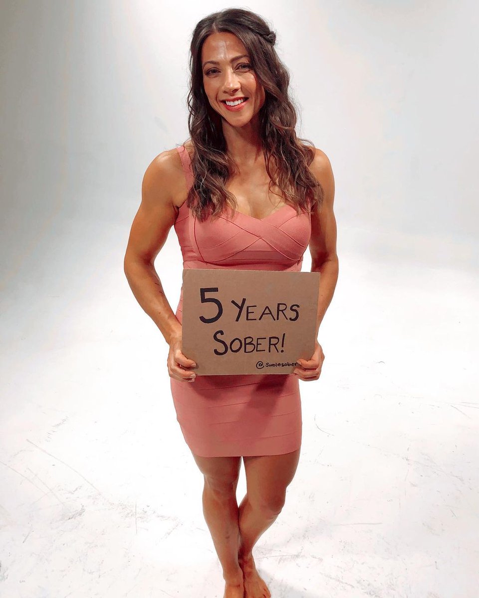 'The best way to get people to stop talking about your fall down is to get back up!'

Madeline is celebrating 5️⃣ years sober 👏

📷: swolesober (IG) #Sober #Recovery #RecoveryMonth
