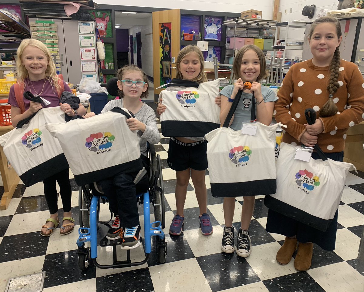 Some happy artists today! Our first wave of art-on-the-go bags went out! Kids get to take this bag full of art supplies home over the weekend and make art! They keep what they make with their families and return the bags! 
#artmatters
#SpottyUp
#FourHousesOneFamily
#fcps1ARTS