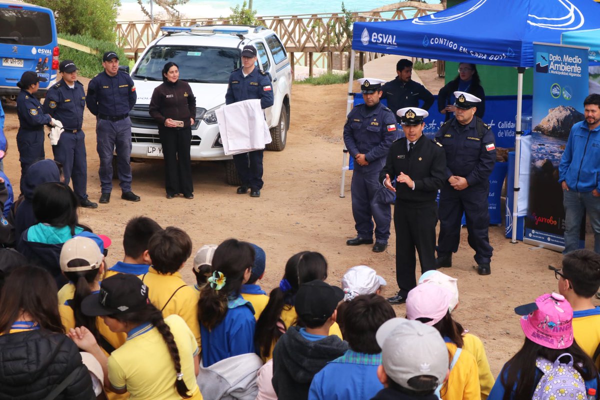 DGTM_Chile's tweet photo. La Capitanía de Puerto de #Algarrobo realizó una actividad en sector playa Canelo-Canelillo en conjunto del Departamento de Medio Ambiente de la @Munialgarrobo, Esval, Terquim, Espa, Recremove y escuelas de la comuna".

#AutoridadMarítima 
@Armada_Chile https://t.co/A63hNkyU3I