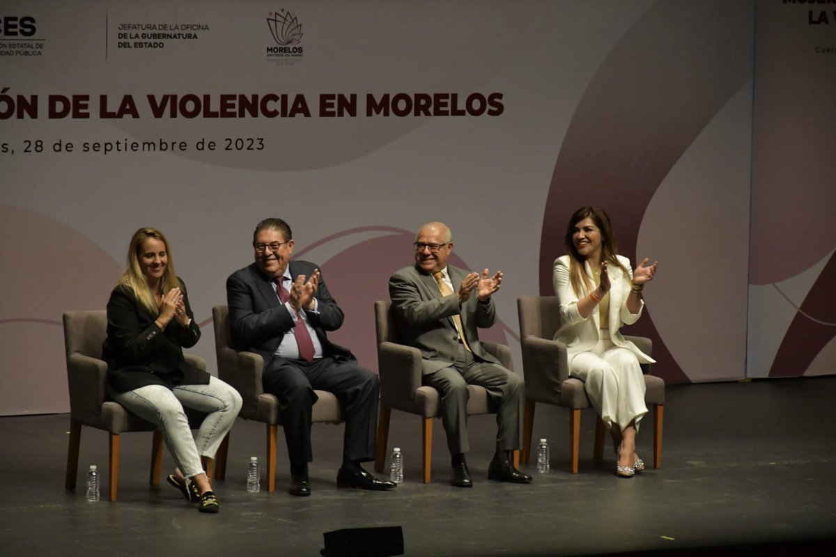 GobiernoMorelos's tweet photo. Inaugura Víctor Mercado foro “Mujeres por la Prevención de la Violencia en Morelos” a favor de la participación de las morelenses

https://t.co/A9EVAhniYC https://t.co/V8mqJc3dmG