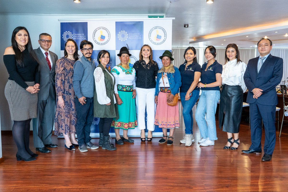 #Hoy la #CIP premió a los concursantes de la tercera convocatoria de nuestro concurso #TambiénSoyEmpresario 🇪🇨. 
💡Este encuentro permitió que pequeños, medianos y grandes empresarios intercambien buenas prácticas para desarrollar sus negocios.
🧵➕detalles ⬇️