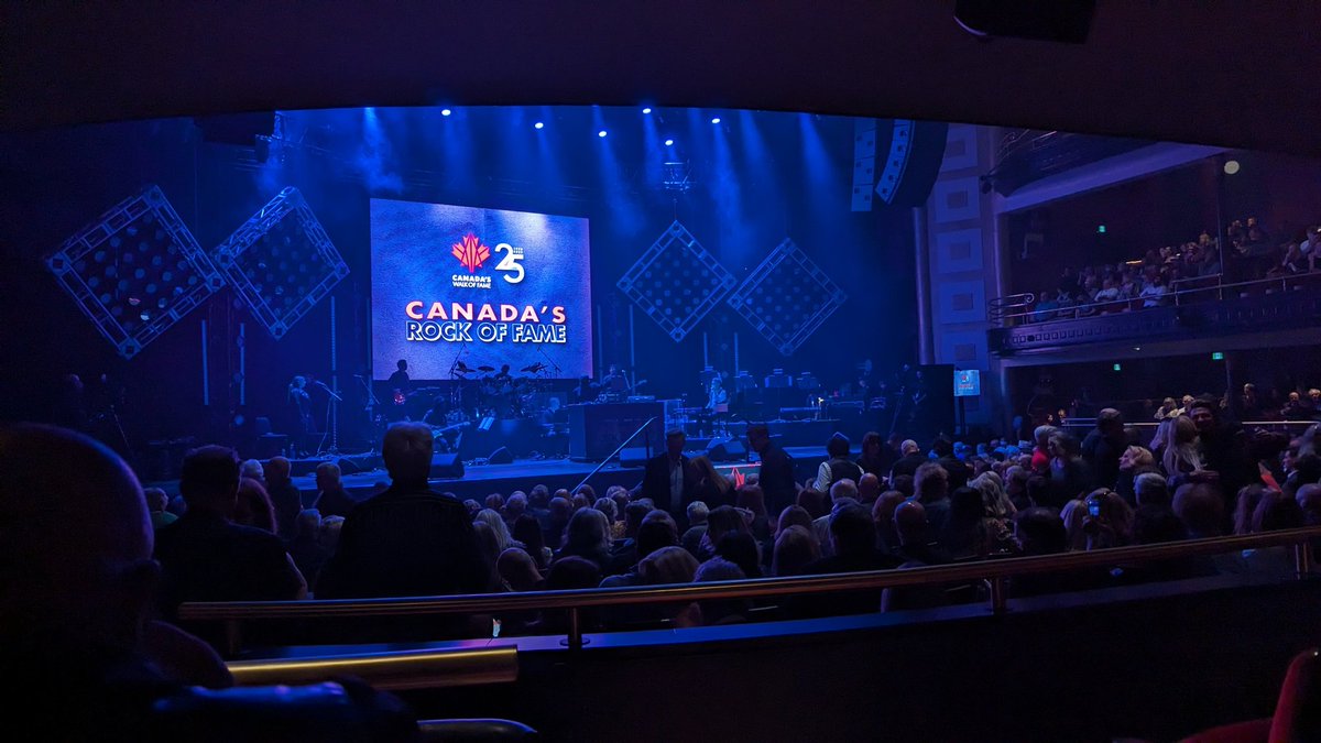 Hanging out at Canada's Walk of Fame celebration Rock Of Fame where 13 acts from the 1970s and 1980s are being inducted. My Story: thecanadianpressnews.ca/entertainment/…