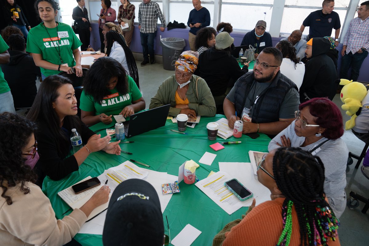 Sheng_Thao51's tweet photo. Thank you to everybody who joined Town Talks at Castlemont! To continue the conversation, take our survey by 10/6 at https://t.co/Y2eLOufJWh #OneOakland #TalkingTransition

photos by @arielnavaphoto https://t.co/bdVSOeXMpX