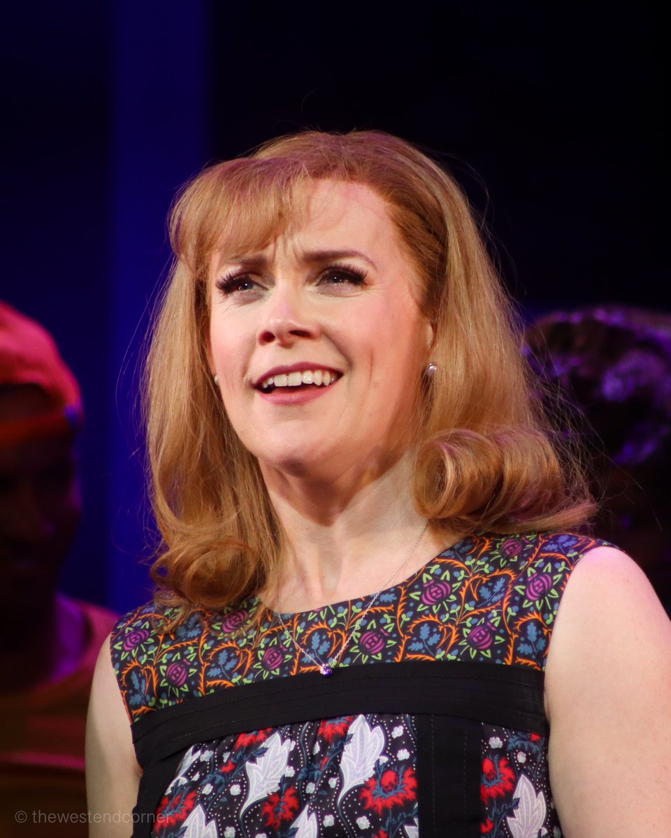 WestEndCorner's tweet photo. The fantastic @VickiLeeTaylor as Miranda Hillard πβ¨
π· Canon M50
#doubtfiremusical #mrsdoubtfire #doubtfirelondon #doubtfireuk #theatre #westend #musical #theatrephotography #theatrephotographer @DoubtfireUK https://t.co/VvnS6bH6jD