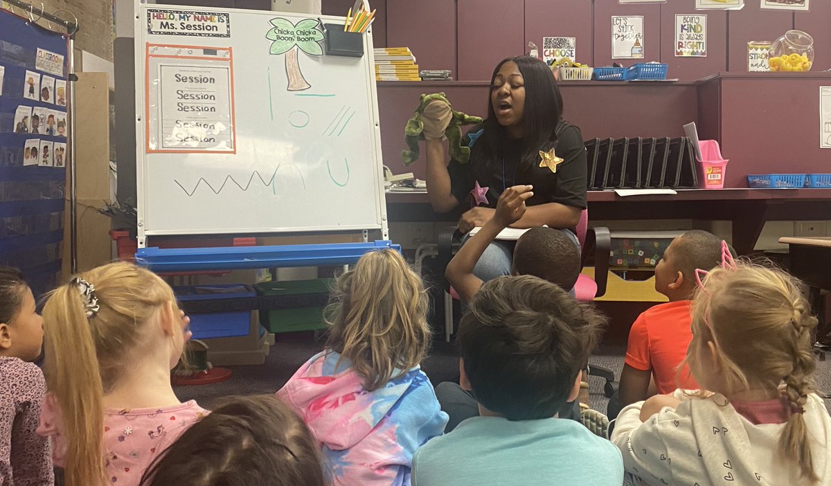 Trista123ABC's tweet photo. So much learning and fun happening in  K with Miss Session! Best part of my job is being welcomed into classrooms!❤️ https://t.co/0Ca7yszdOD