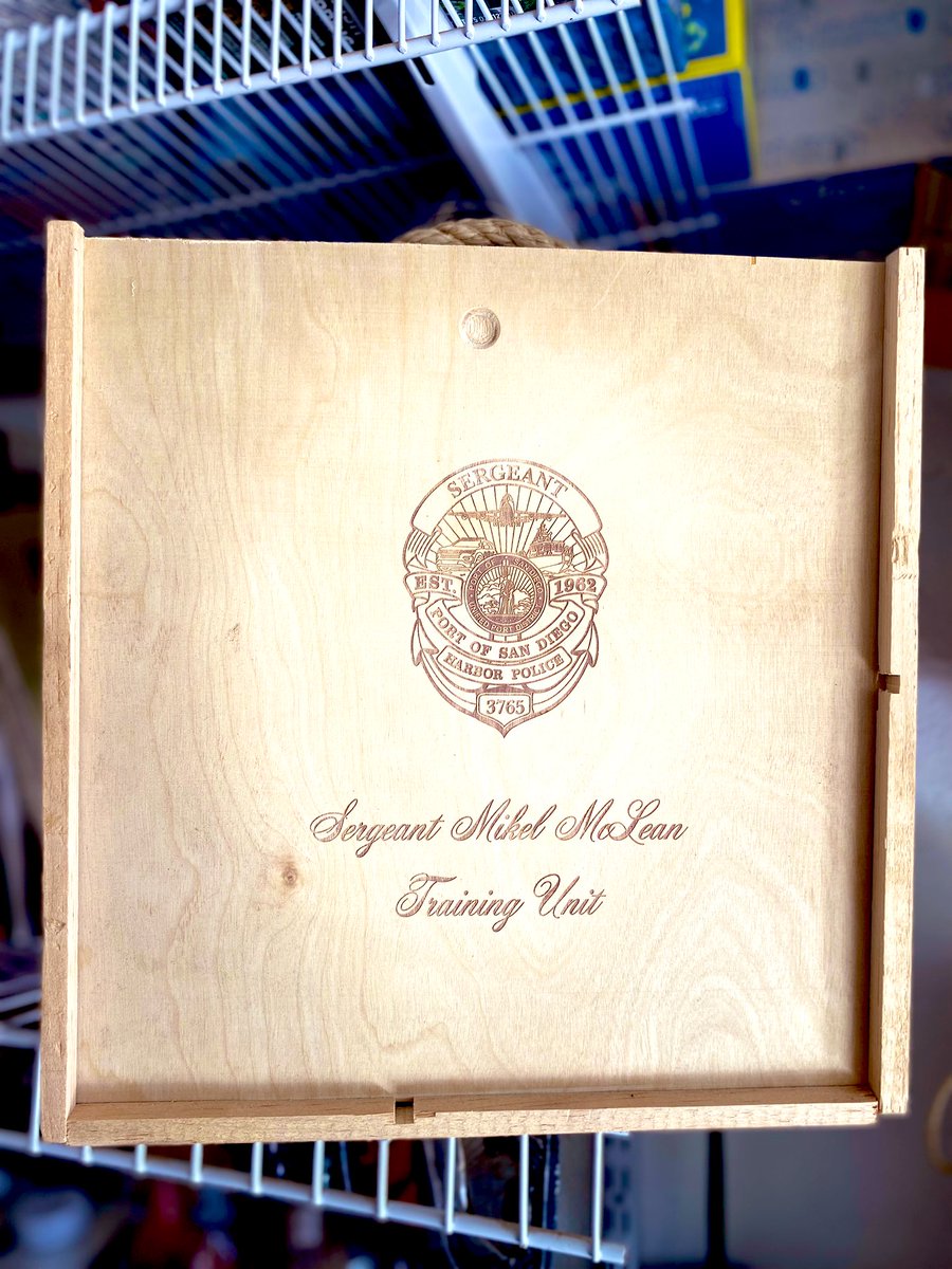 MannyMonarrez's tweet image. NOS estamos preparando para la temporada haz tus pedidos de cajas personalizadas para vino con tiempo ! 🌲🍷🌲 #bajasonoma #wineboxes