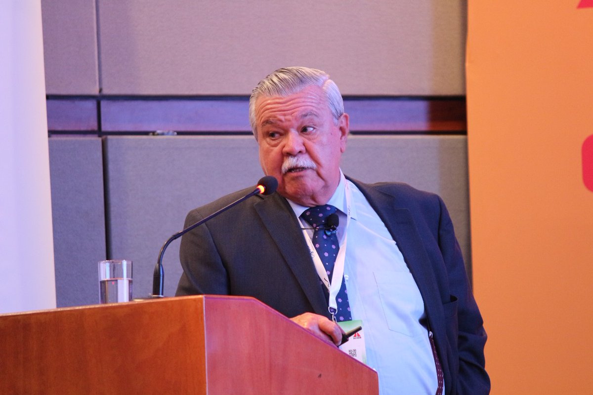 ACIEM_Oficial's tweet photo. "El sector eléctrico tiene una matriz de generación limpia y el aporte real de esta transición energética al cambio climático es poco significativo": Argemiro Aguilar Comisión de Energía ACIEM en #ENERCOL2023 https://t.co/EAekg0jvJH
