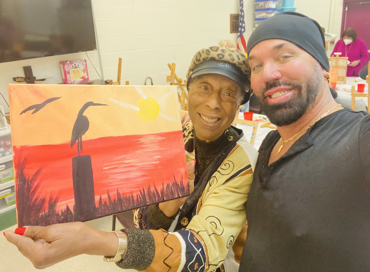 _scottclarke's tweet photo. Afternoon #artrageous #paintingclass with this glorious golden group at #omalleyseniorcenter!!! Sharing some love, laughs and creativity πβ€οΈπ #teachingartist #scottclarkestudio #artreach https://t.co/SDc47btH6K