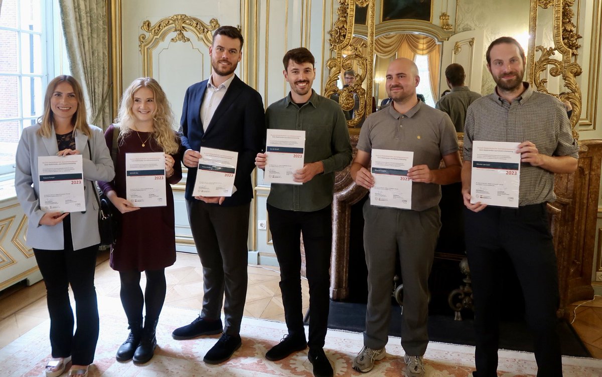 JournUitDENL's tweet image. We wensen onze deelnemers van de editie 2023 een fijne en succesvolle uitwisselingsperiode. Alles Gute! @tristanbraakman @samdegraaff @WLoon @JuurdEijsvoogel @GermanyinNL @NLinDeutschland