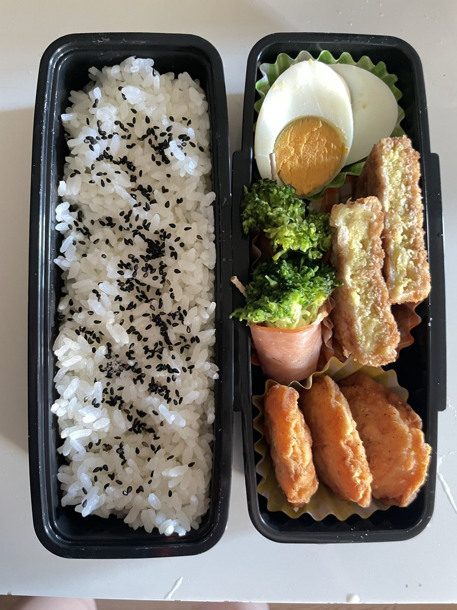 Torara_i's tweet photo. 冷蔵庫からっぽ。手抜きだなあ(=´ᆺ`=)
#day374 #bento #lunchbox #お弁当 #お弁当記録 #お弁当作り楽しもう部 #高校生弁当 #息子弁当 https://t.co/yLevYToK4d
