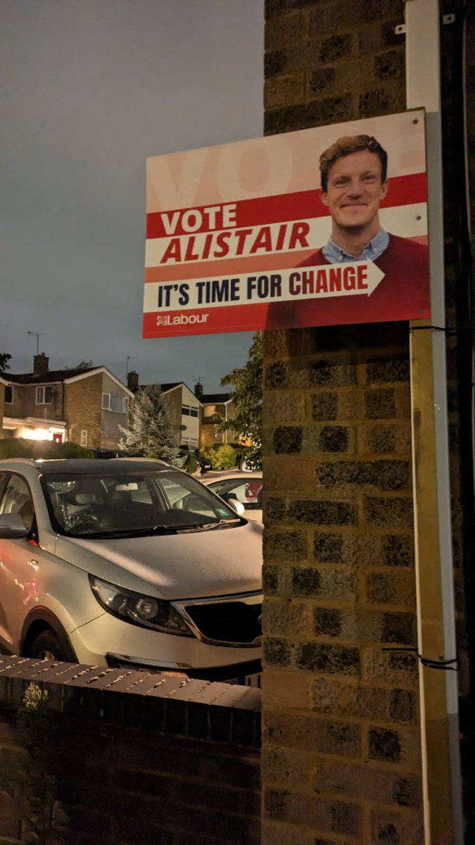 MatthewKWright's tweet photo. Finally back home after some late night stakes with @PJRoberts_ & @JamesRWood94 in Mid Beds.
Not only are @UKLabour the bookies favourites, but also with local people - bored of the Tories/Lib Dems & voting for change with @alistrathern.πΉ
#TeamStake #LabourGain #TimeForChange https://t.co/nK36PmBHkD