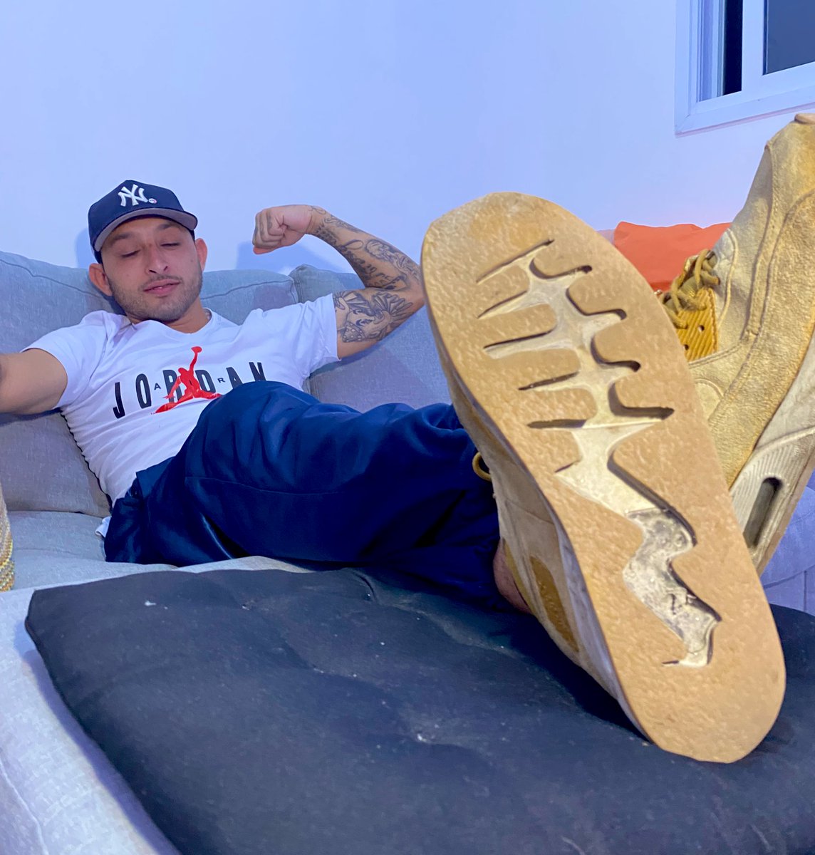 MasterFetishe's tweet photo. Kael Size 9 for https://t.co/TE5L5BGGJE https://t.co/3aoCQYRsqp