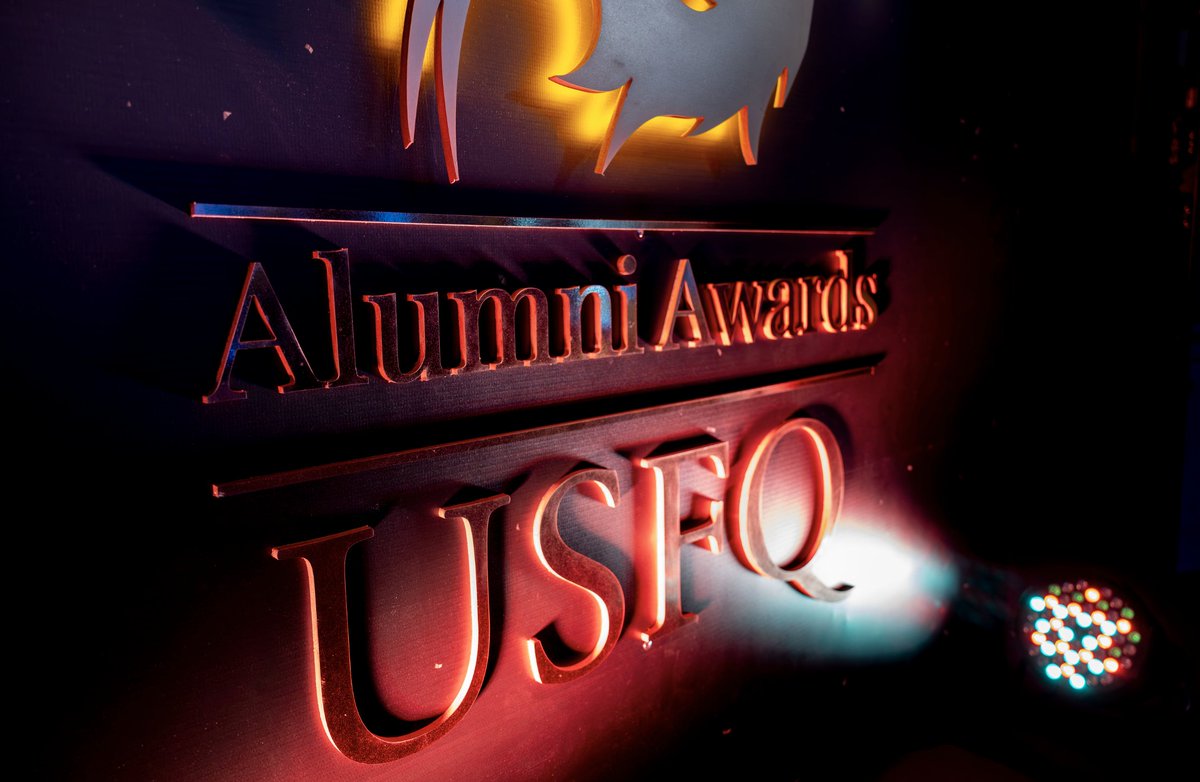 USFQ_Ecuador's tweet photo. El 21 de septiembre, en los USFQ Alumni Awards 2023, graduados fueron premiados en nueve categorías. Gloria Gangotena, ex directora de la Oficina de Alumni, PASEM y Contacto Empresarial, recibió un emotivo reconocimiento por su destacada trayectoria en la comunidad universitaria. https://t.co/Obo26XGroU