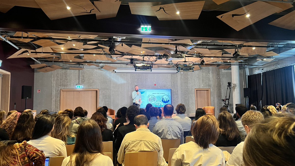 AreaMetroBga's tweet photo. #OrgulloAMB| participamos en la Conferencia @CLEVER_Cities ‘Naturaleza en la Ciudad’, realizada en 🇩🇪Hamburgo, Alemania. En este importante evento presentamos ante otras ciudades del mundo el primer Plan de Biodiversidad de Colombia para Bucaramanga y su área metropolitana.
🧵⤵️ https://t.co/GIuW68jHEj