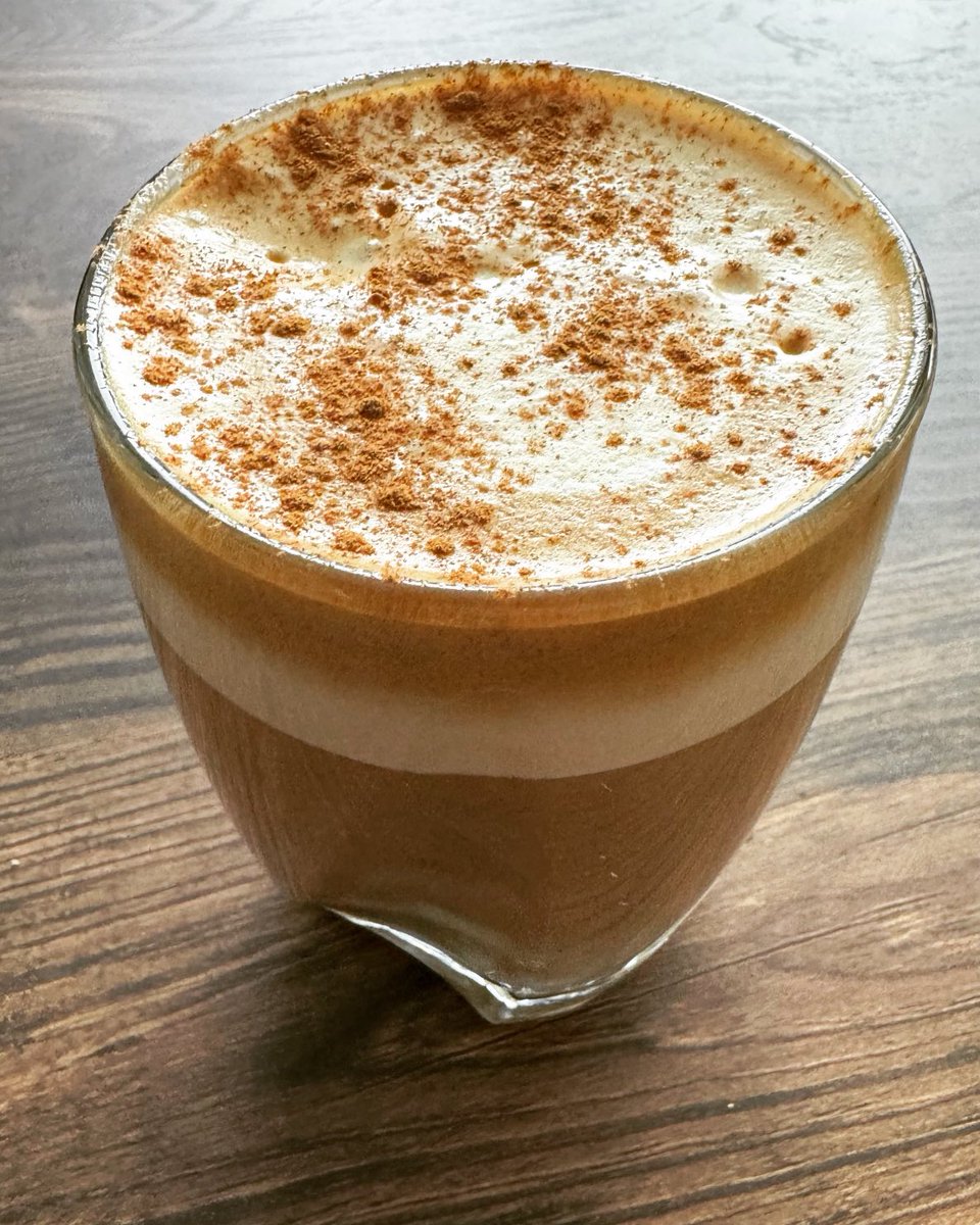 TemporaryWaffle's tweet image. Sharing some of that Dalgona Coffee love ☕️💕 Such a beautiful drink with all that foam froth 😍 tinyurl.com/2tmkm3eh
.
#dalgonacoffee #dalgona #dalgonalatte #dalgonacoffeechallenge #coffeelove #coffee #drinksathome #coffeefoam #ontheblog