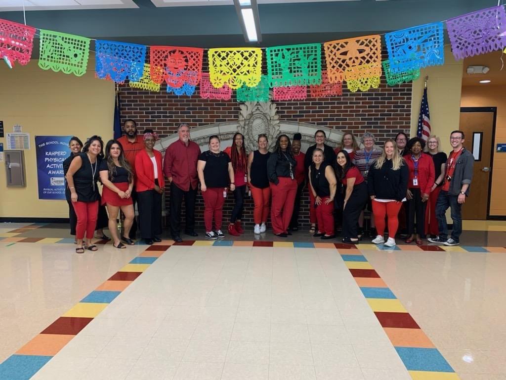 elementary_mc's tweet photo. Twin Thursday: Twin with someone who supports you! Mckinley staff twinning with Ms. Rhone! https://t.co/VUNFkxWeyN