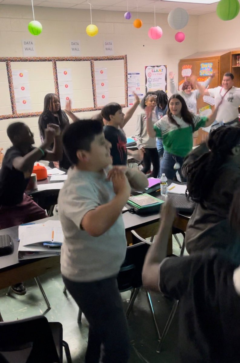 recvrfromtrauma's tweet photo. It's all about Wellness at Stockbridge Middle School,  as we paused to move!  Even our staff enjoyed participating in the different activities! 😁😁😁 https://t.co/214nj5NPeT