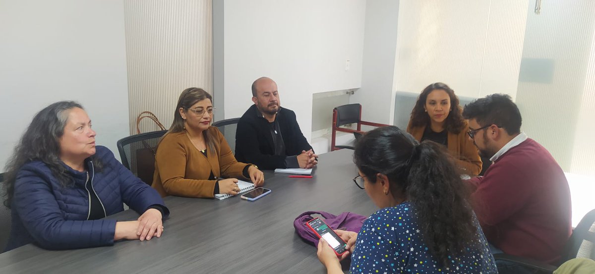 ASOBARESBOYACA's tweet photo. @janylopc nuestra Presidenta (e), en compañía de miembros del Consejo Directivo, sostuvieron reunión con funcionarios de la Secretaría de Gobierno de Tunja y de la oficina de Gestión del riesgo.

El tema abordado fue:

Uso de desfibriladores en establecimientos de comercio. https://t.co/HUBj5DlYCz
