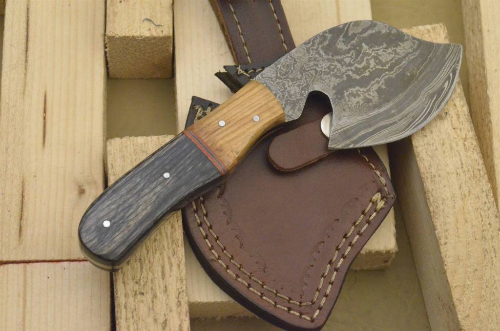 TITLE : CUSTOM MADE/FORGED DAMASCUS BOWIE HUNTER BLADE
BLADE : DAMASCUS
HANDLE : ROSE WOOD &amp; HARD WOOD HANDLE
BOLSTERS :
SHEATH : COW HIDE LEATHER
Blade Size: 4
Handle Size: 4
#Hunters #blades #knives #forsale #USA #quality #tatefan #buyit