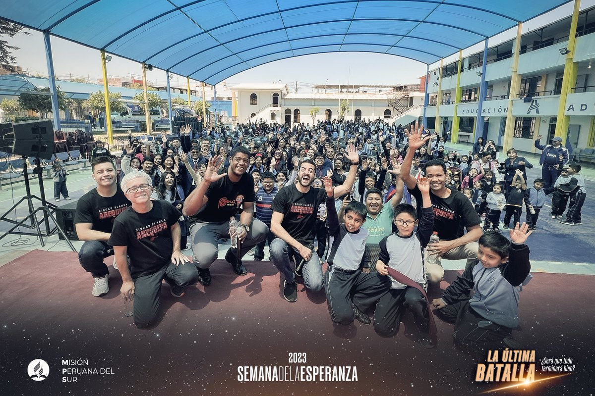 AdventistaAPSur's tweet photo. Nuestros estudiantes de los colegios #Forga y #SanMartín de #Arequipa, recibieron la grata visita de los Arautos do Rei, siendo este un hecho histórico para la #EducacionAdventista en nuestro campo misionero. https://t.co/t22UDfDYA0