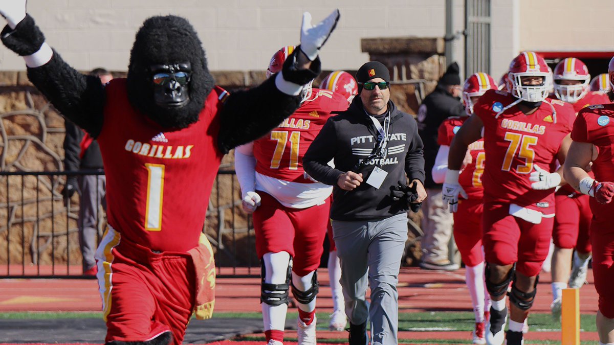 πΎπ¦πππ πβππ‘πππππβ (@kyranwhitfield3) on Twitter photo Extremely blessed to receive my 1st offer from Pitt State Universityπ¦ππΎ
<a href="/GorillasFB/">Pitt State Football</a> <a href="/jordaan_17/">Jordan Hendyπ</a> <a href="/JDiMinno/">Jerry DiMinno</a> <a href="/seancooper_C4/">Sean Cooper</a> <a href="/Z_LRing3/">Luke Ring</a> Extremely blessed to receive my 1st offer from Pitt State Universityπ¦ππΎ
<a href="/GorillasFB/">Pitt State Football</a> <a href="/jordaan_17/">Jordan Hendyπ</a> <a href="/JDiMinno/">Jerry DiMinno</a> <a href="/seancooper_C4/">Sean Cooper</a> <a href="/Z_LRing3/">Luke Ring</a>
