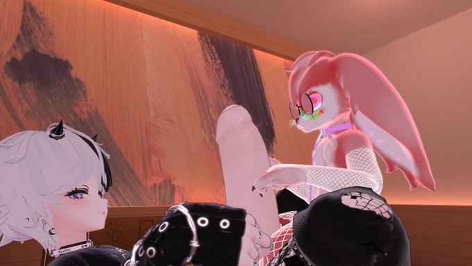 average day in vrc https://t.co/JYk71O7mQL