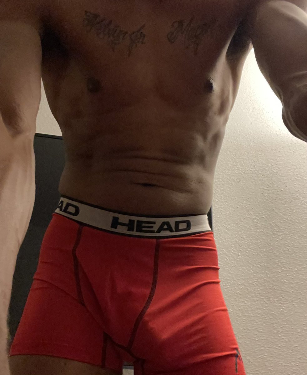 Boxer Briefs Are Better They Say
The Angle Of The Dangle🤦🏾‍♂️🤦🏾‍♂️
#Slim🥷🏽Problems