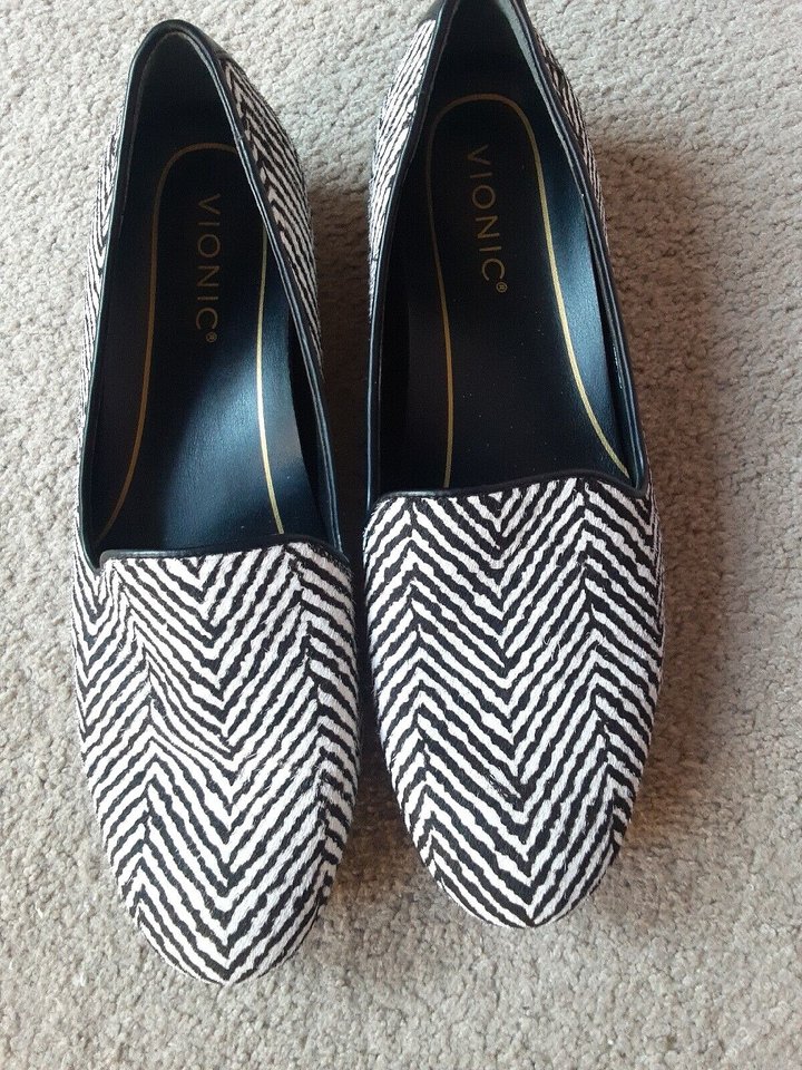 DiscountsWear's tweet image. FOR SALE
How cute are these!! Vionic Willa Slip On Flats Size 8.
Like and Share!
#vionicshoes #womenshoes #deals #fashion #style #girlsnightout #happyhour #datenight #work #shopper #dealoftheday #fun 

ebay.com/str/wearitagai…