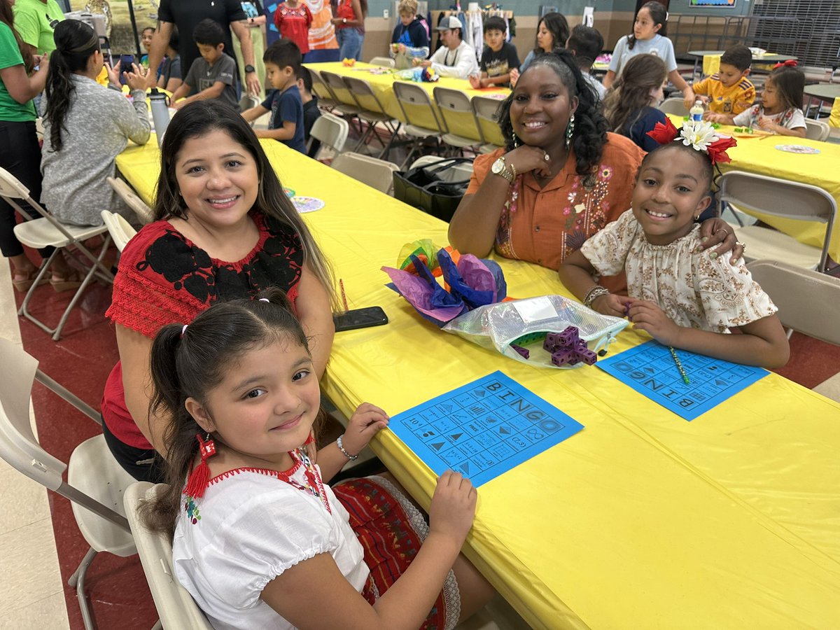 Ms_Baughn's tweet photo. Our LSE families &amp; teachers are having a great time at #LSELoteriaNight #WeAreLakeshore #HumbleElemMath https://t.co/57g5tDI9cc