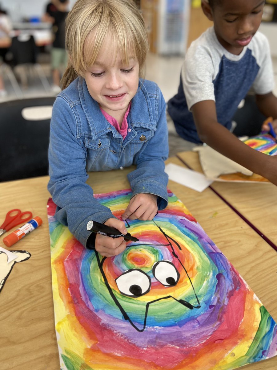 BNearhoofMES's tweet photo. We read THE COLOR MONSTER and made painted paper monsters of our own. I always love how this lesson turns out. Last pic - she made an homage to SCRAPPY, my trash can. Notice, his iPhone accessory. Made by another student. 🥰😆🎨#MESRocks https://t.co/bunwhVwSN5