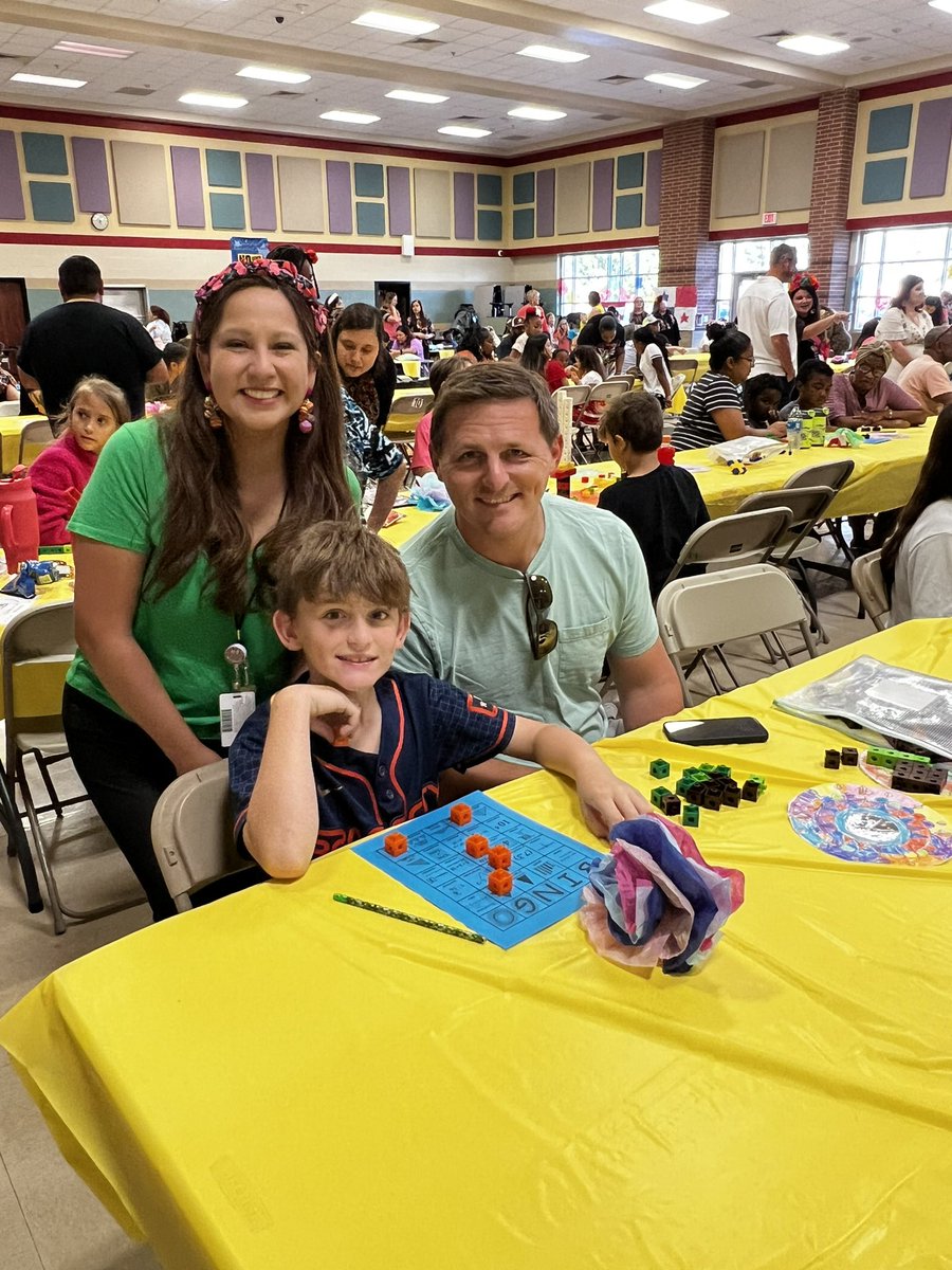 MrsMartin_LSE's tweet photo. So much joy at Loteria Night!
#WeAreLakeshore#LSEloterianight #HumbleElemMath https://t.co/zGpSr0ZwJ8