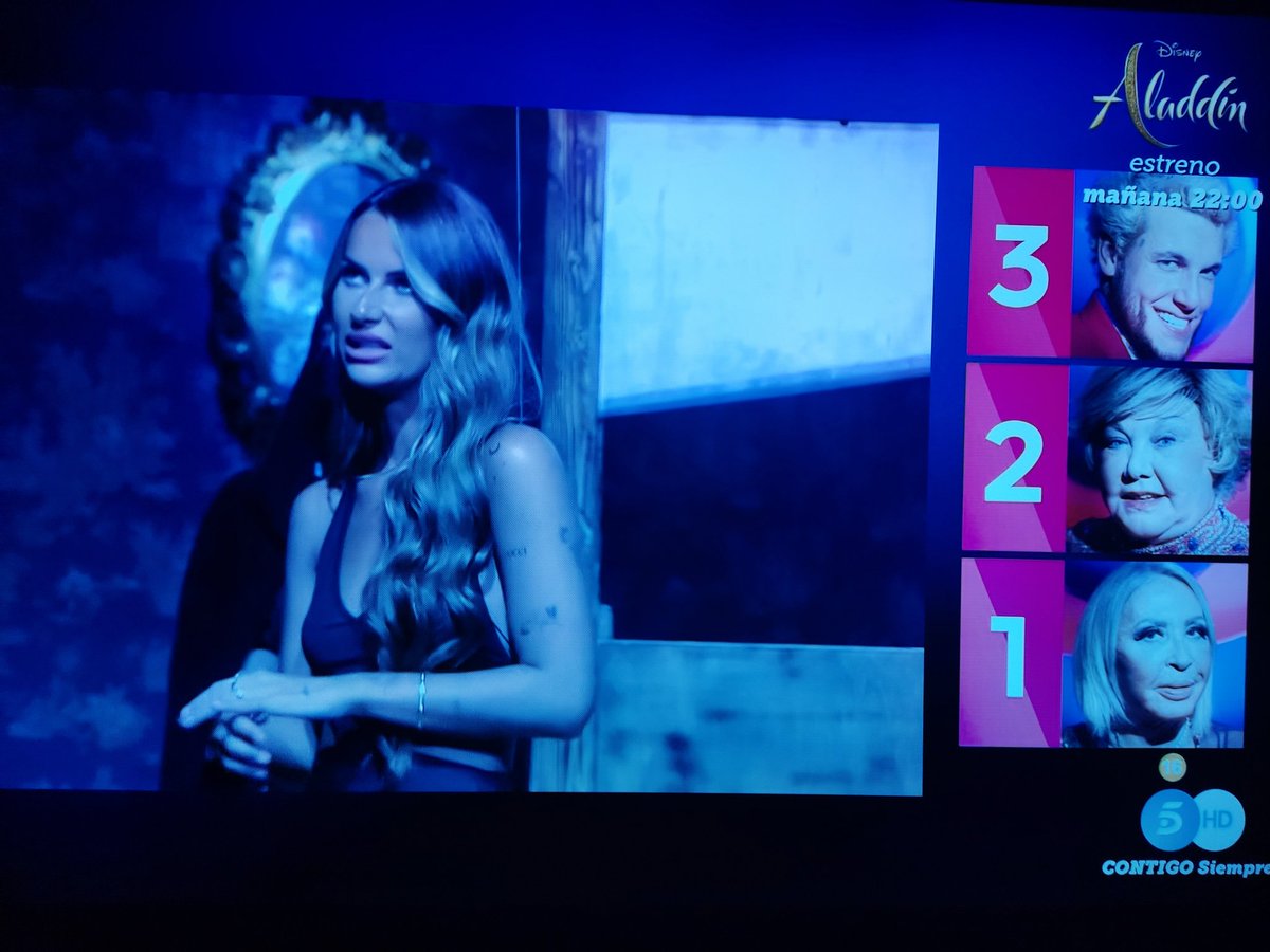 Las arpías todas nominando a Karina y  Alex.
#GHVIPGala3