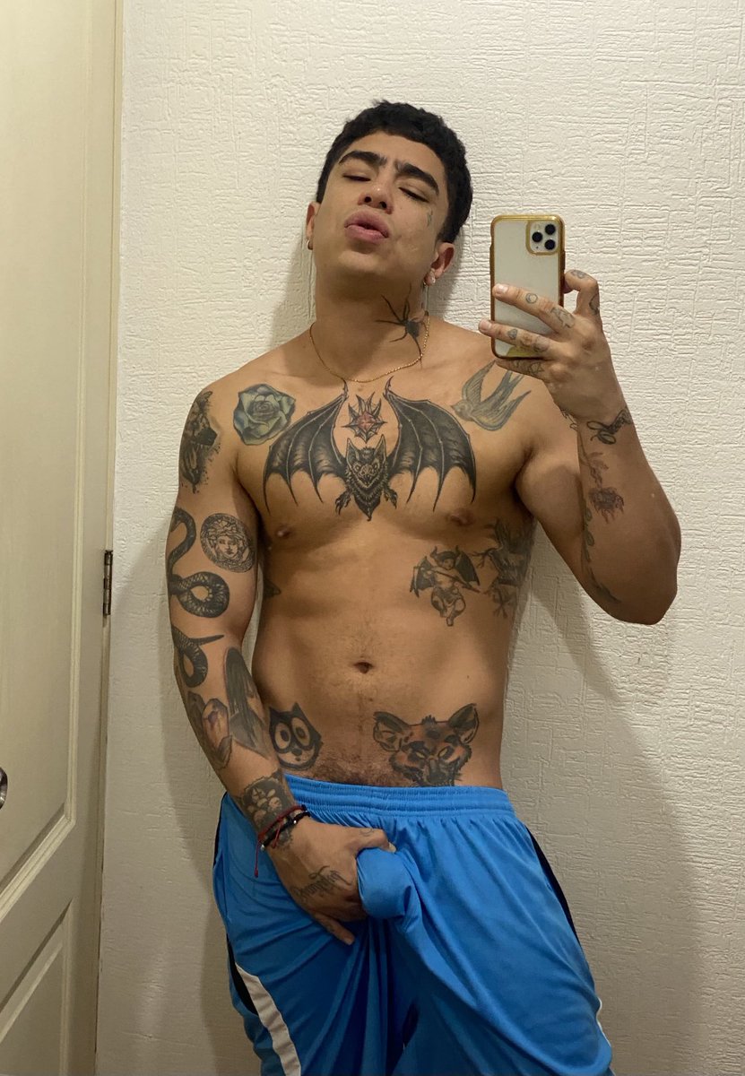 Gomez013Cain's tweet photo. Ven y me la chupas antes de ducharme . . 🥵😈🔥 https://t.co/IC9XFI2nQH