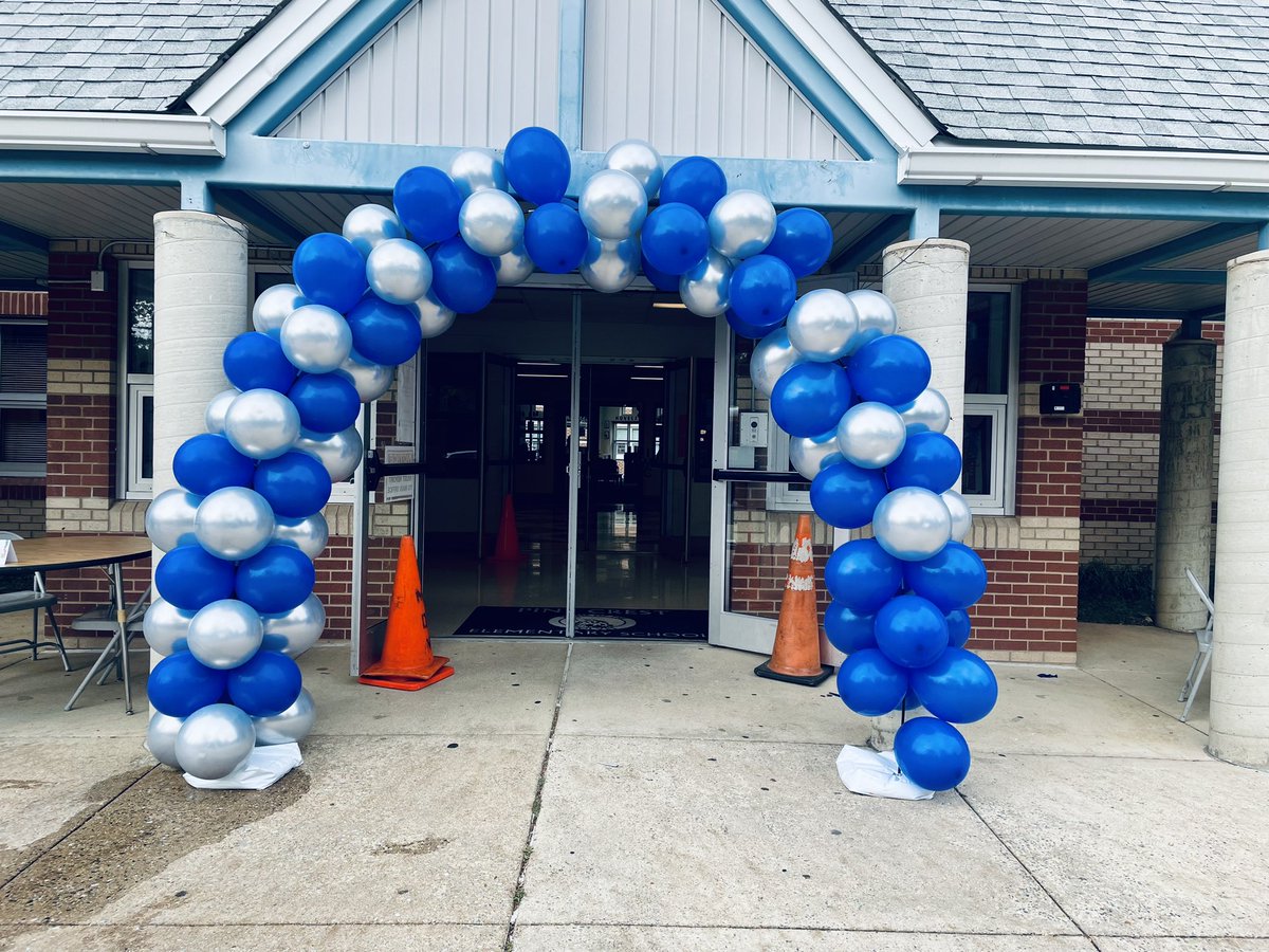 Lisa Miller (@pces_sdt) on Twitter photo Our Back to School Bash is amazing! The vibe is warm, fun, happiness! #relationships #CommunityEngagement #mcps <a href="/PCESPrincipal/">Jamila Denney</a> Our Back to School Bash is amazing! The vibe is warm, fun, happiness! #relationships #CommunityEngagement #mcps <a href="/PCESPrincipal/">Jamila Denney</a>