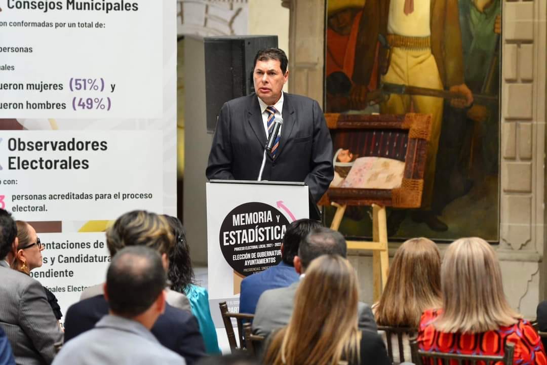 Montano_Ventura's tweet photo. Hoy acudí a la presentación de la Memoria y Estadística del Proceso Electoral Local 2021-2022 del @IEPCDurango y del primer Estudio sobre la Calidad de la Ciudadanía.
Agradezco la invitación a mi amigo  Mtro. Roberto Herrera Hernández, consejero presidente del #IEPCDurango. https://t.co/ev053xRUoF