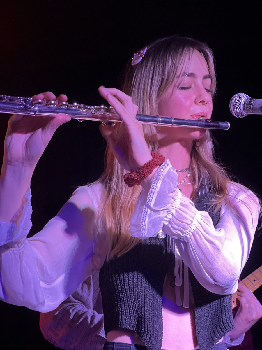 kamgigs's tweet image. caught up with @pparthenope at @rossi_bar playing some chill out improv jazz tunes as part of @joyconcerts find joy. presents #1, opener was @siennamelella #parthenope #kamgigs