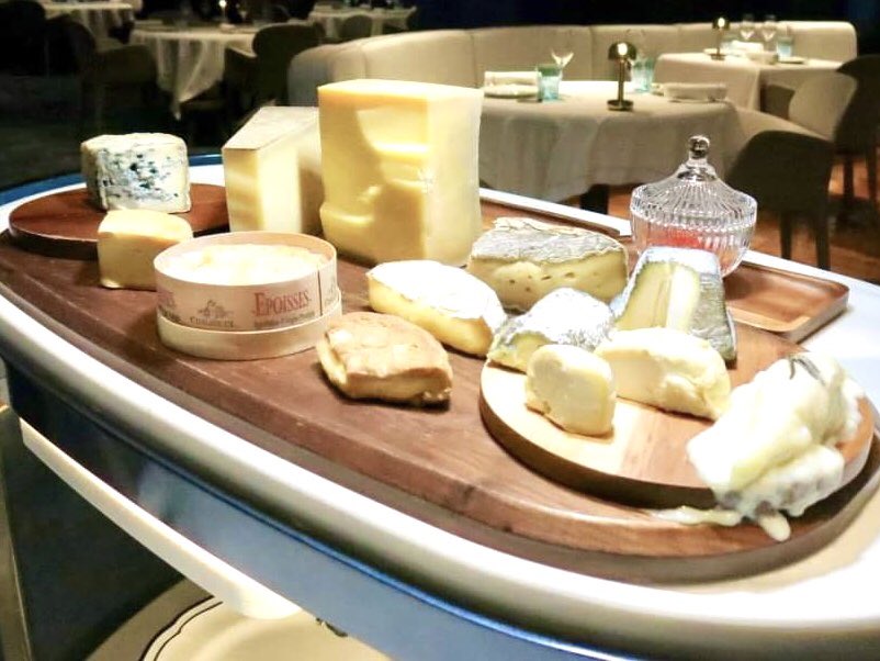 commecestbon's tweet photo. Les Frères Marchand #Frenchcheeses at #Michelinstarred #BluebyAlainDucasse #ดินเนอร์ฝรั่งเศส #หนึ่งดาวมิชลิน ที่ #บลูบายอแล็งดูคาส 

https://t.co/kPEoXdiifc

#LesFrèresMarchand #commecestbon #dinewinestyle #กอมเซต์บง #กินดื่มเที่ยว #สายกิน #foodies #frenchcuisine #อาหารฝรั่งเศส https://t.co/TTHg4txtFs